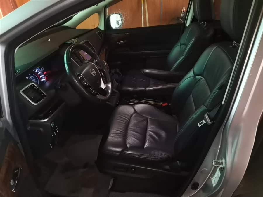 Honda Odyssey 2015 — фото 15