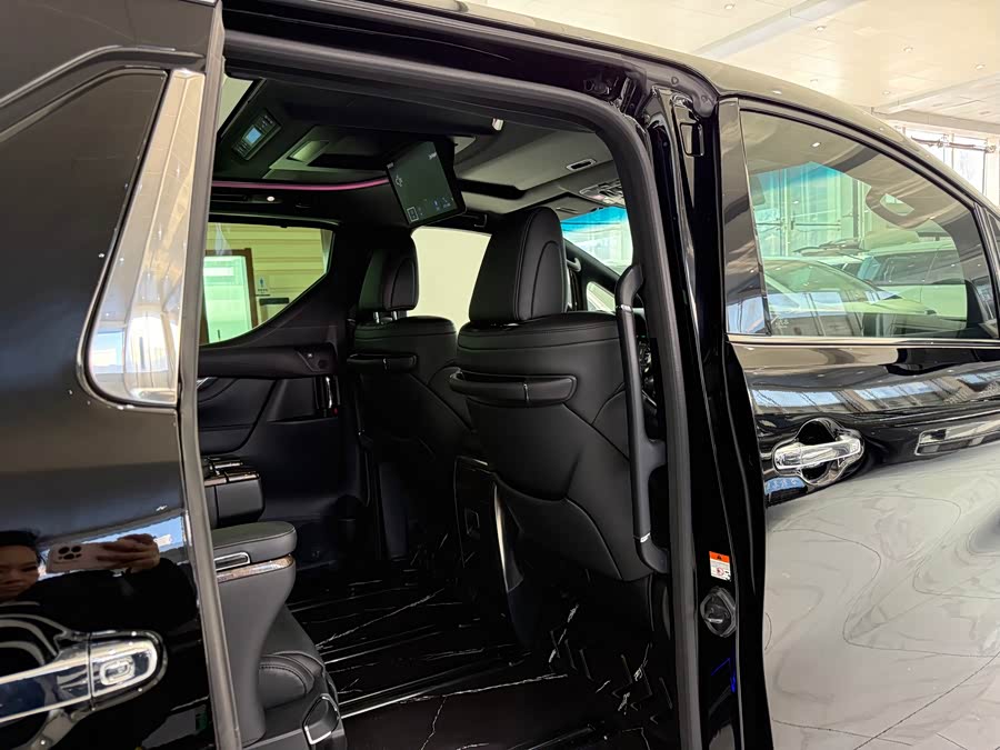 Toyota Alphard 2021 — фото 12