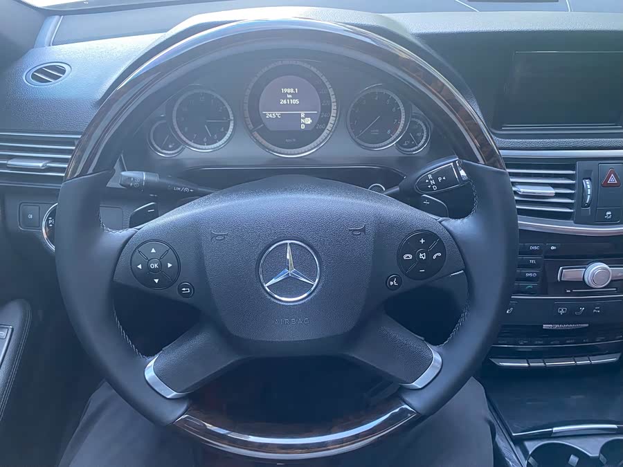 Mercedes-Benz E-Class 2011