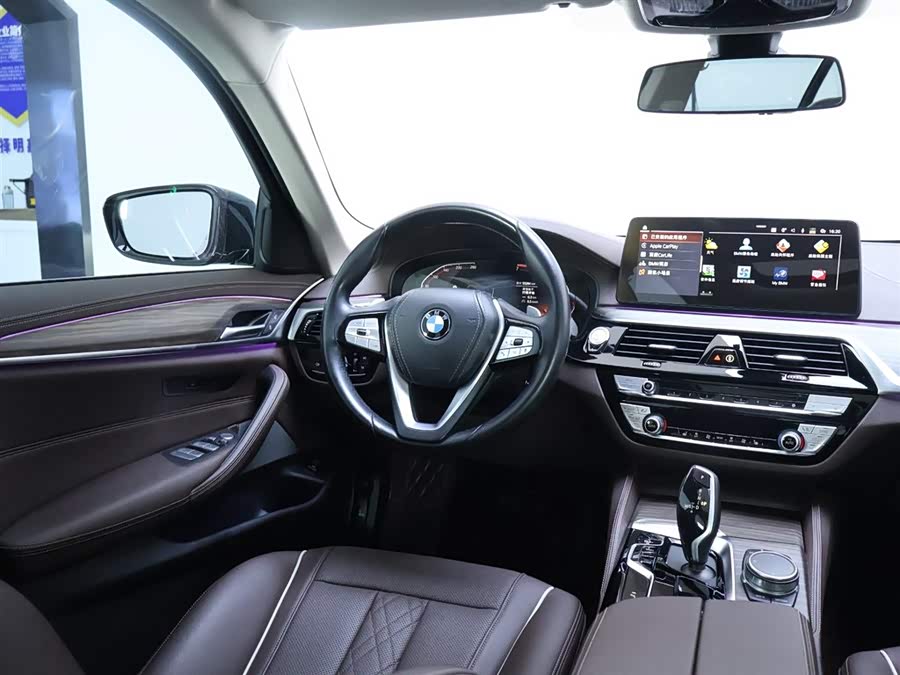 BMW 5 Series 2021 — фото 14