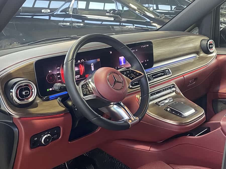 Mercedes-Benz V-Class 2024