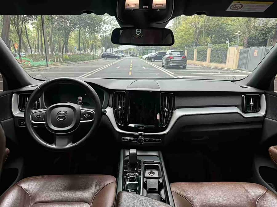 Volvo XC60 2022