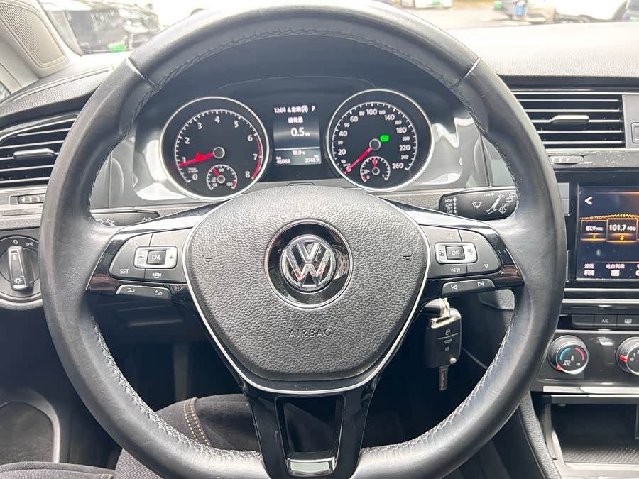 Volkswagen Golf 2018 — фото 19