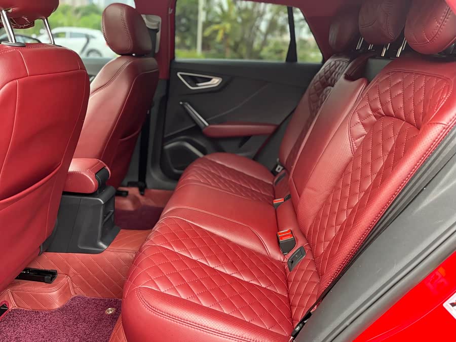 Audi Q2L 2018