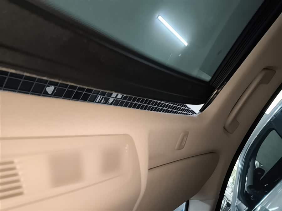 BMW 5 Series 2017 — фото 17
