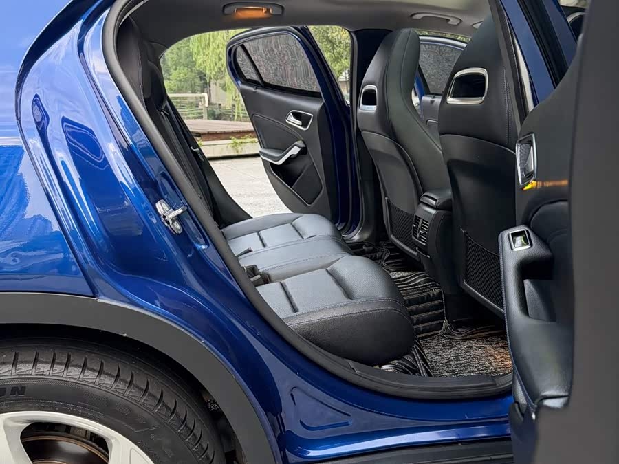 Mercedes-Benz GLA 2018 — фото 13