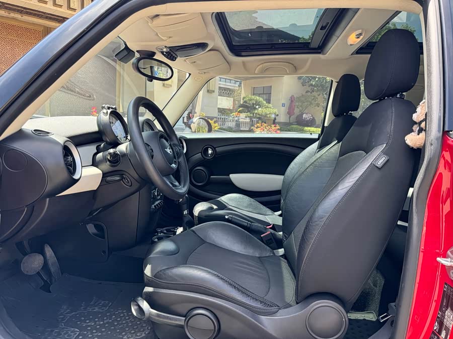 MINI Clubman 2011