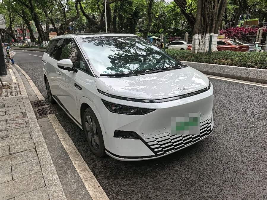 XPeng X9 2024