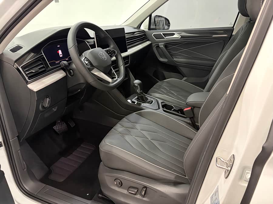 Volkswagen Tiguan L 2023