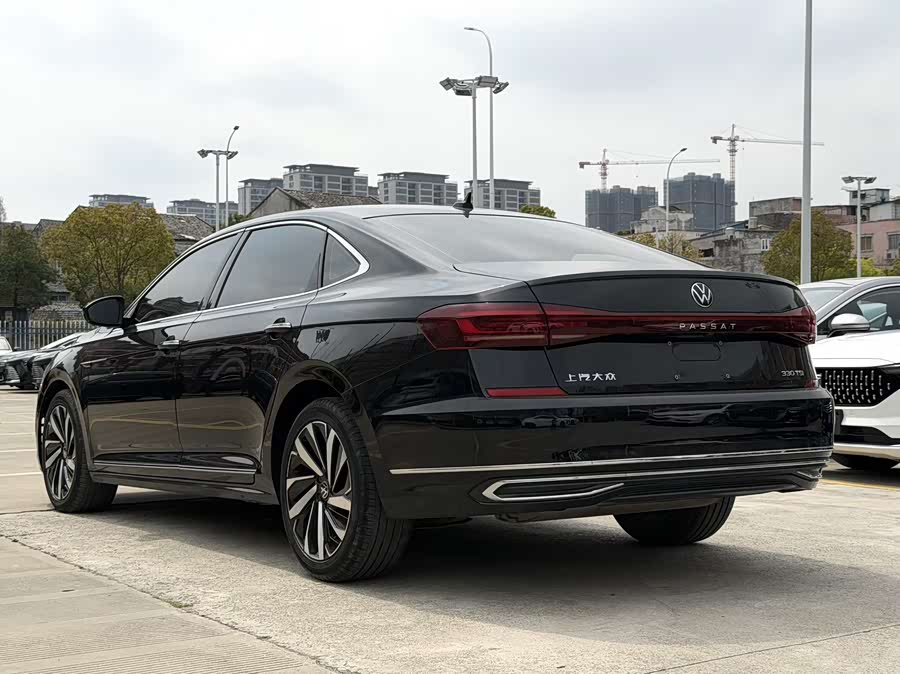 Volkswagen Passat 2023