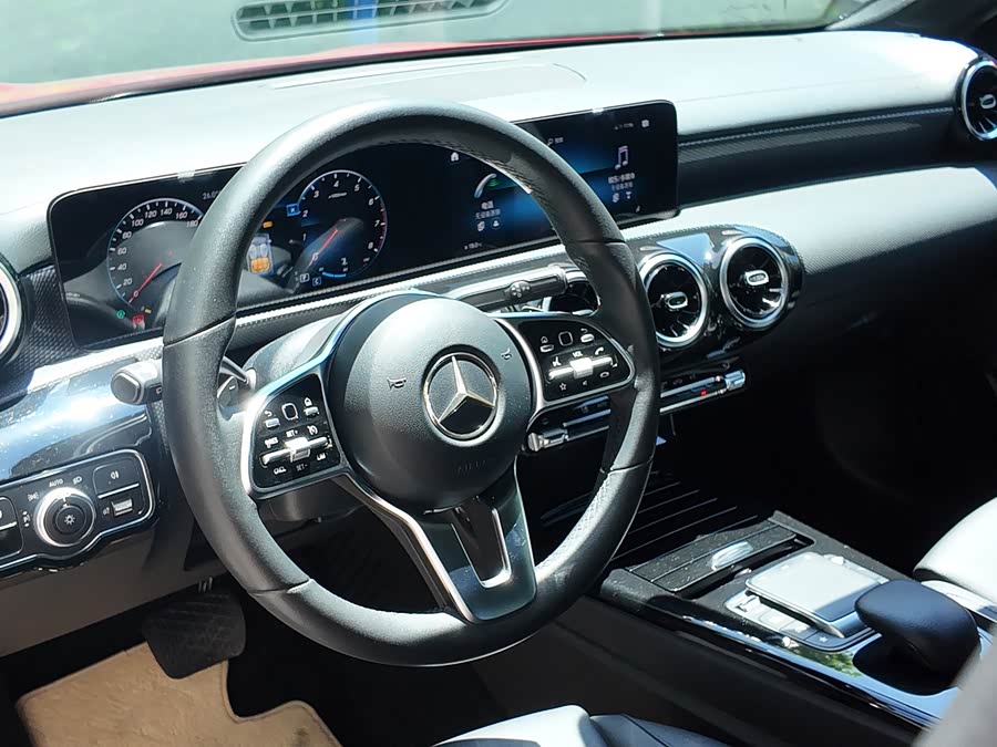 Mercedes-Benz A-Class 2021 — фото 11