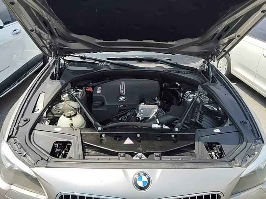BMW 5 Series 2014 — фото 20