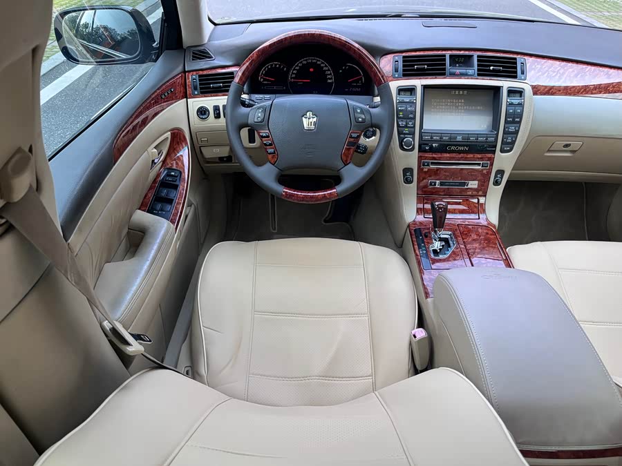 Toyota Crown 2005 — фото 12