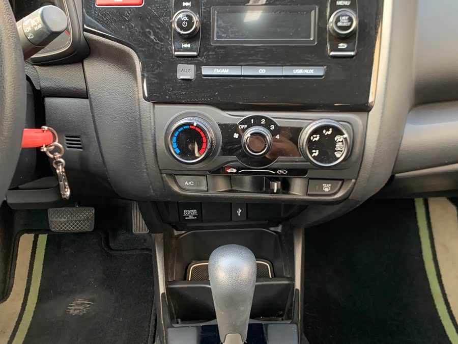Honda Fit 2016 — фото 13