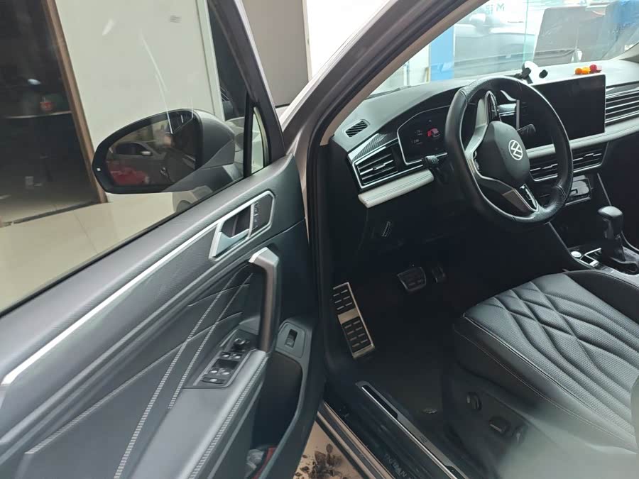 Volkswagen Tiguan L 2022