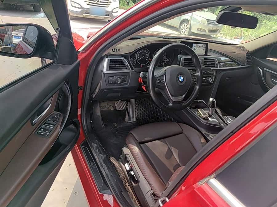 BMW 3 Series 2019 — фото 16