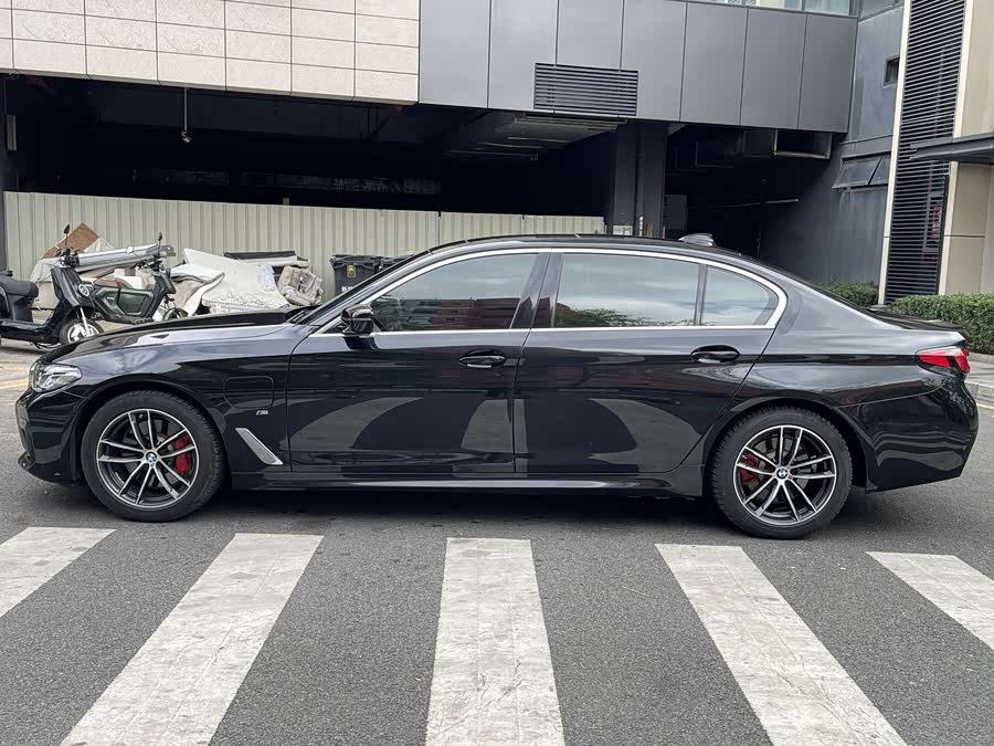 BMW 5 Series New Energy 2021
