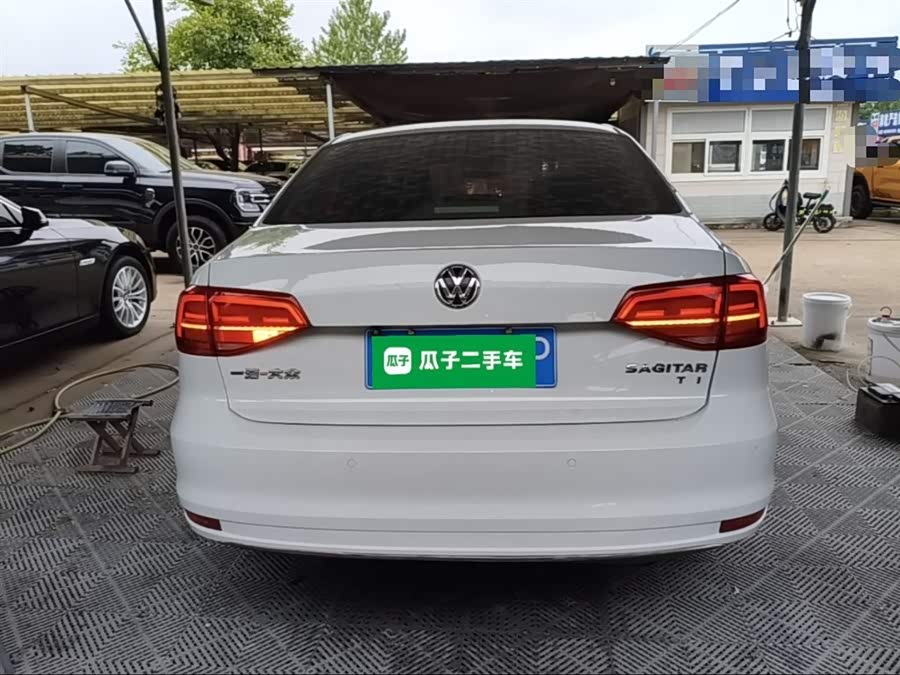 Volkswagen Sagitar 2017