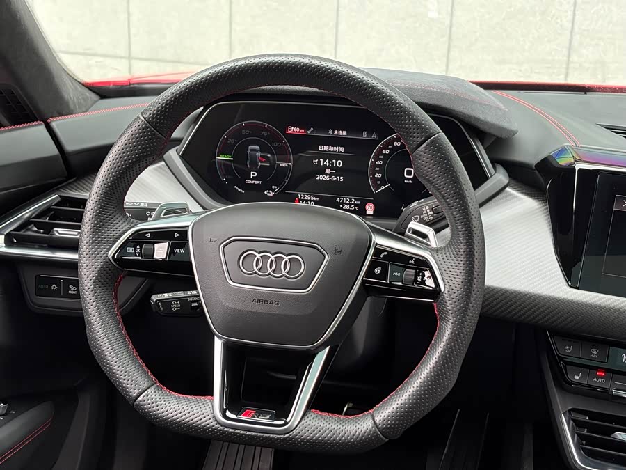 Audi RS E-Tron GT 2023 — фото 16