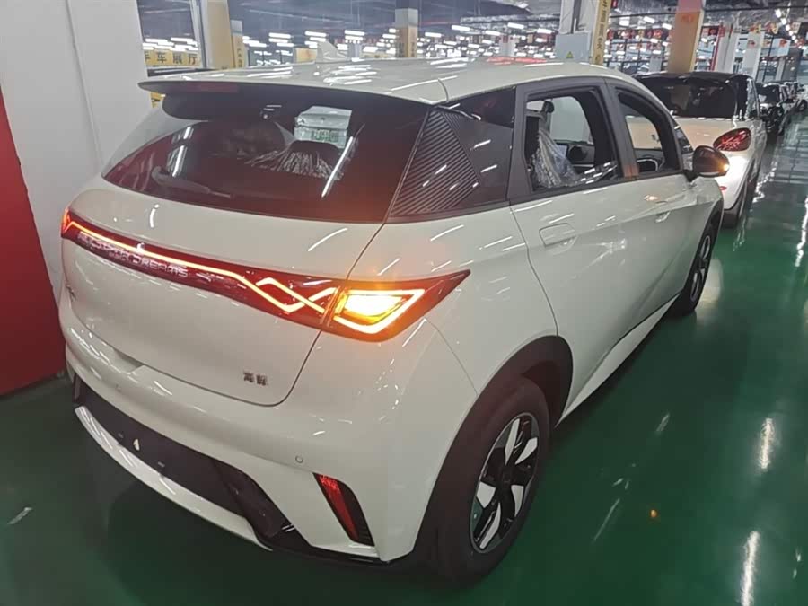 BYD Dolphin 2025