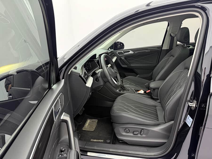 Volkswagen Tiguan L 2023 — фото 19
