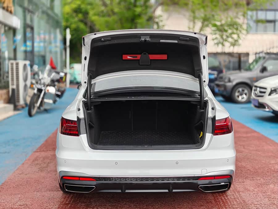 Audi A4L 2024