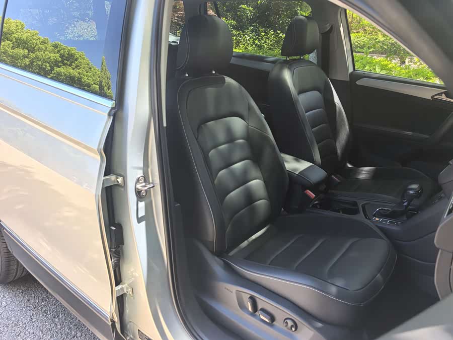 Volkswagen Tiguan L 2017 — фото 23