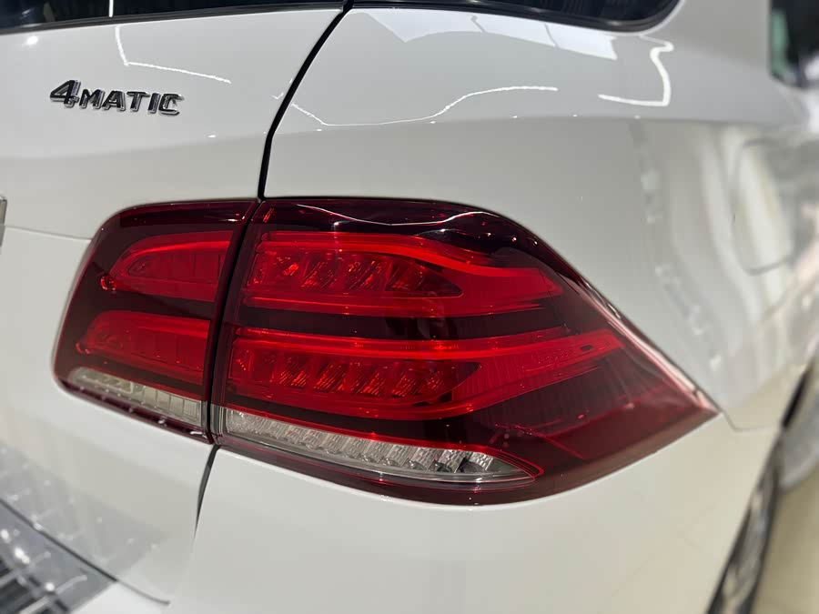 Mercedes-Benz GLE 2017 — фото 16