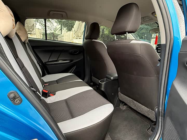 Toyota Yaris L 2020 — фото 9