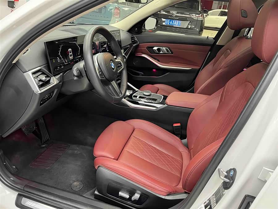 BMW 3 Series 2023 — фото 11