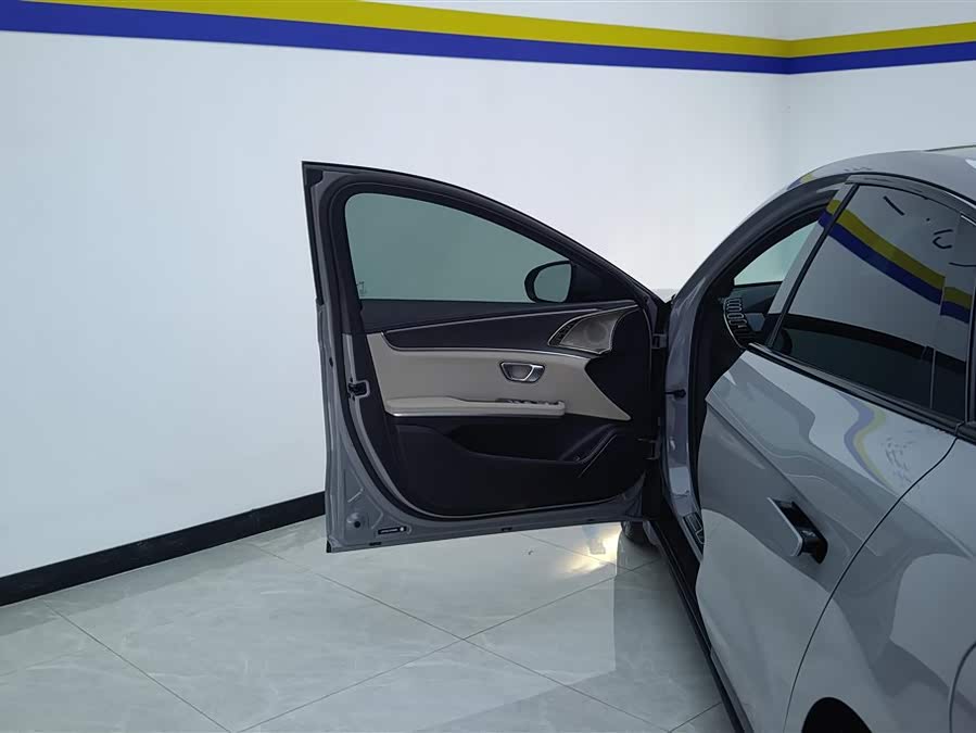 BYD Han 2025