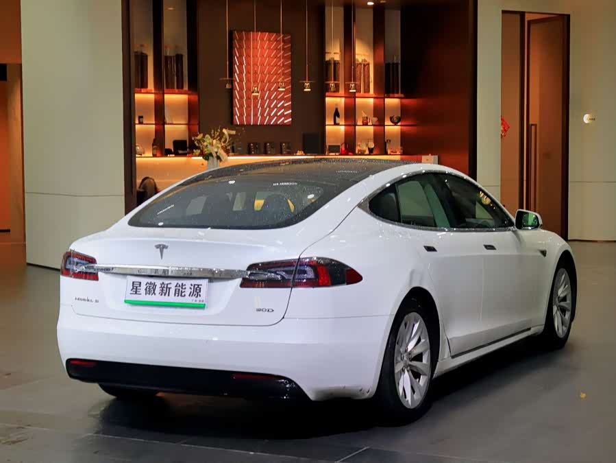 Tesla Model S 2016 — фото 15