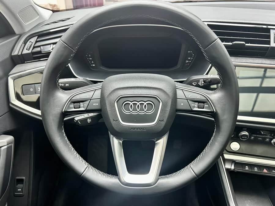 Audi Q3 2022 — фото 13