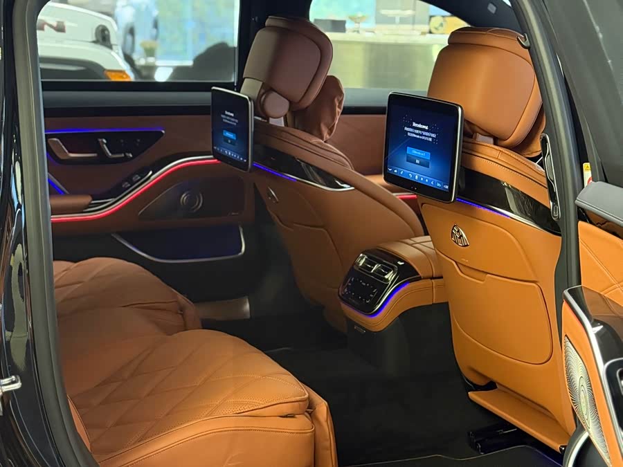 Mercedes-Benz Maybach S-Class 2025