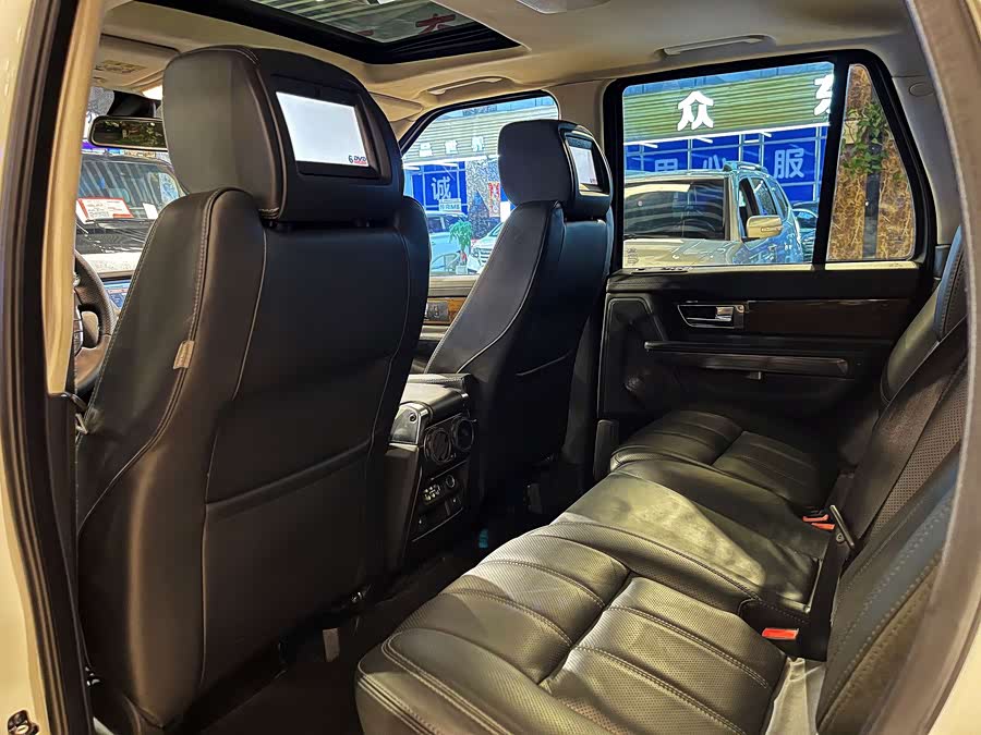 Land Rover Range Rover Sport 2010 — фото 27