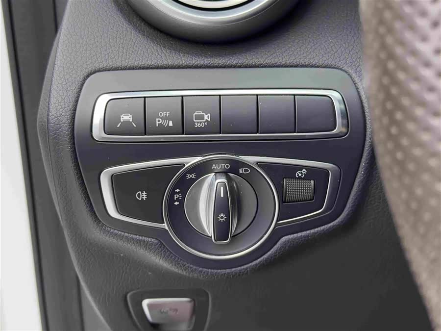 Mercedes-Benz GLC 2018 — фото 17