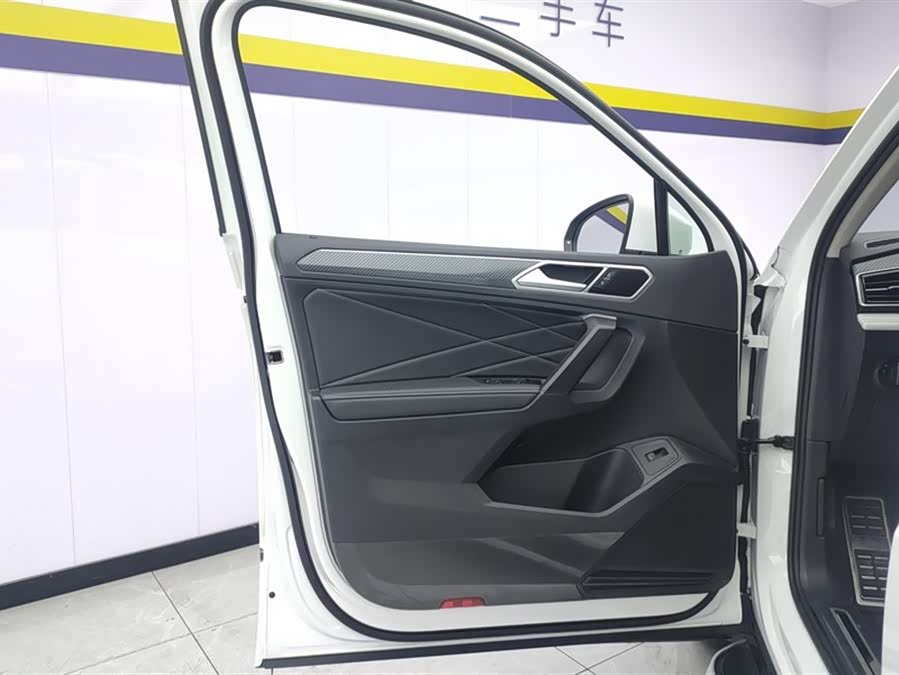 Volkswagen Tiguan L 2024