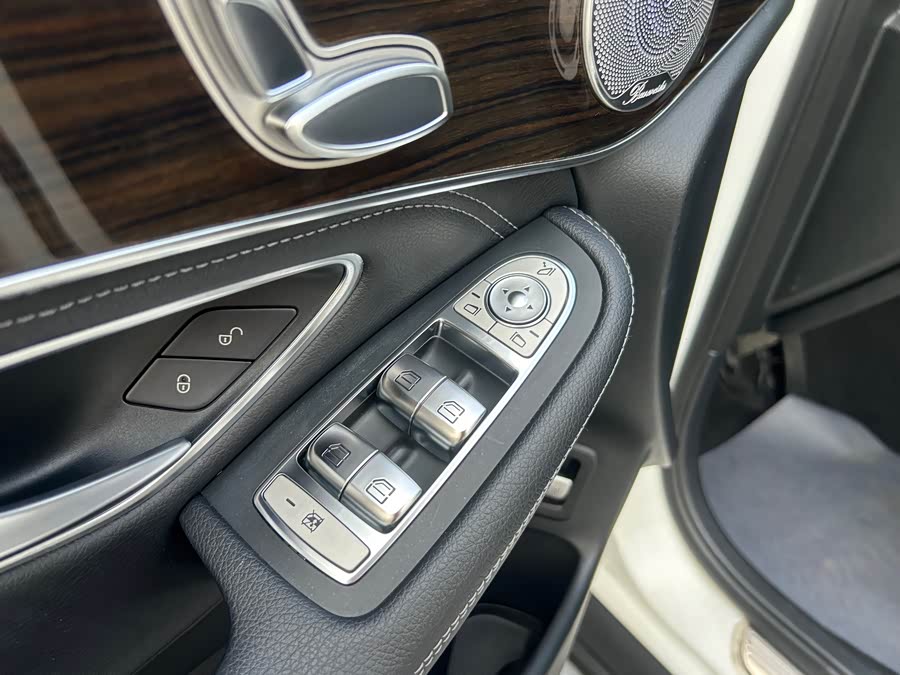 Mercedes-Benz GLC 2018 — фото 10