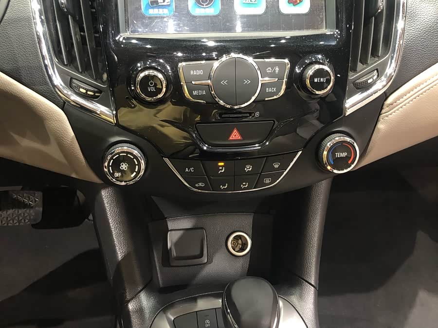 Chevrolet Cruze 2015 — фото 10