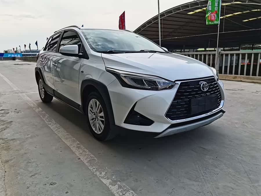 Toyota Yaris L 2021