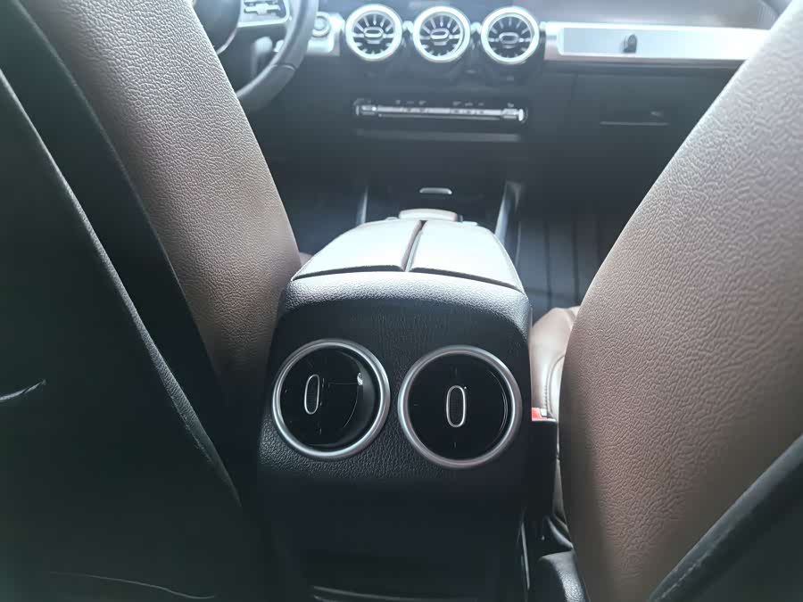 Mercedes-Benz GLB 2023 — фото 16