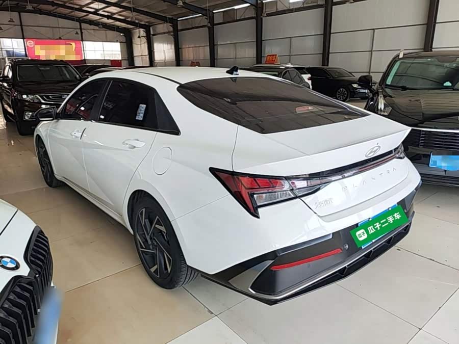 Hyundai Elantra 2023