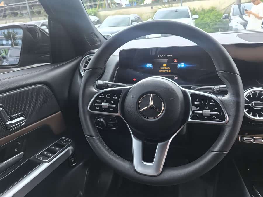 Mercedes-Benz GLB 2023 — фото 21