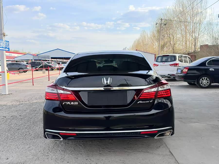 Honda Accord 2016 — фото 8