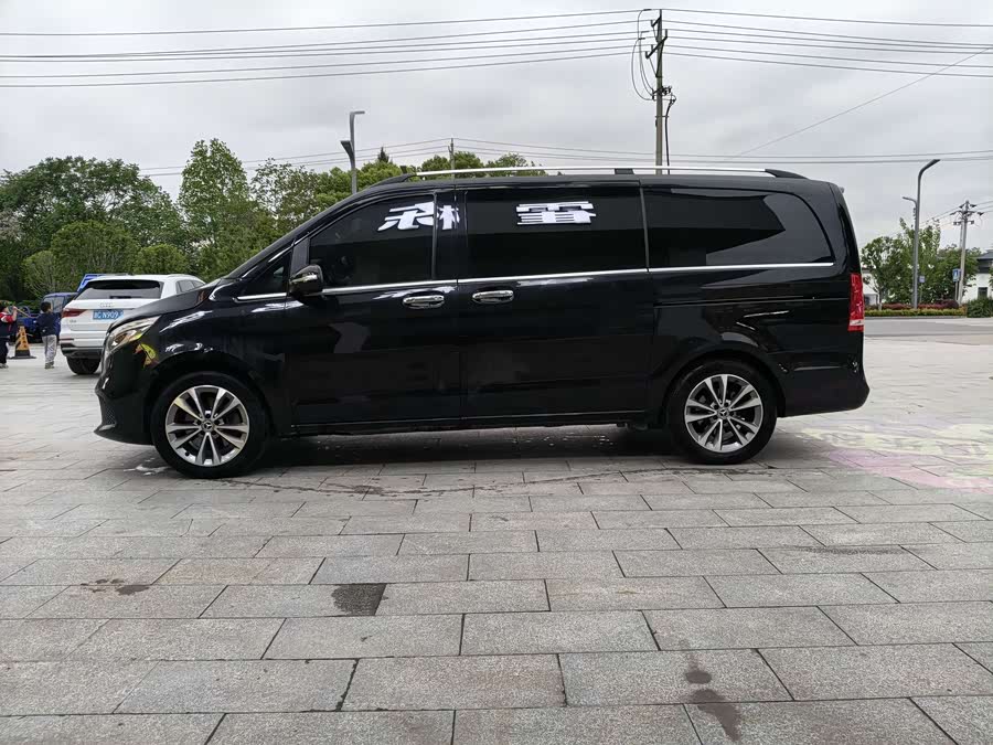 Mercedes-Benz V-Class 2022