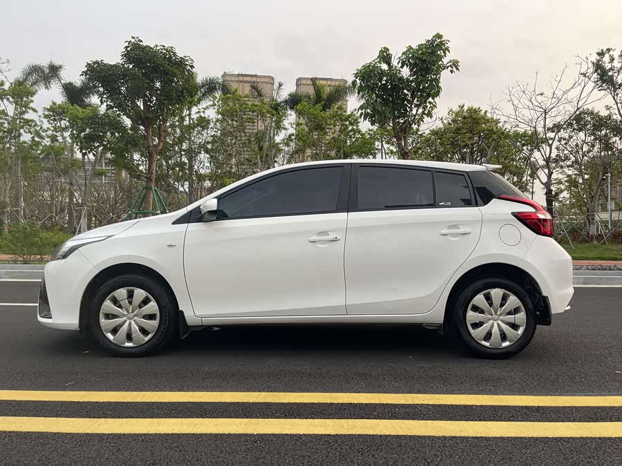 Toyota Yaris L 2020 — фото 22