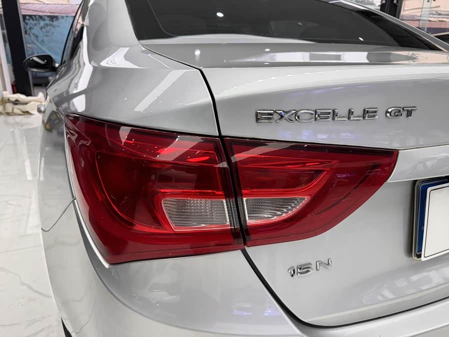 Buick Excelle 2015 — фото 28