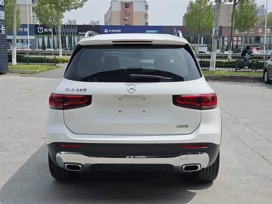 Mercedes-Benz GLB 2023