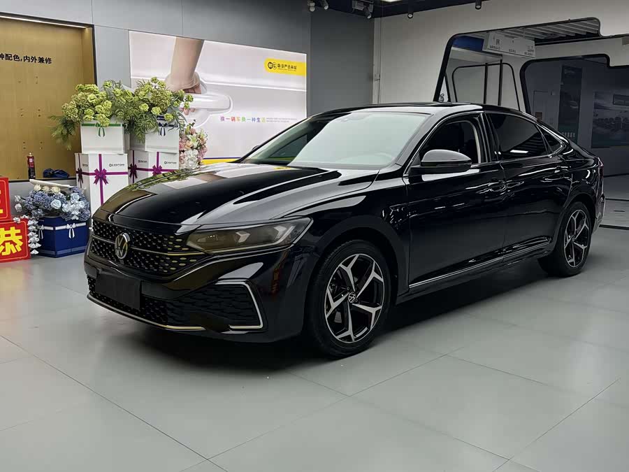 Volkswagen Passat 2025