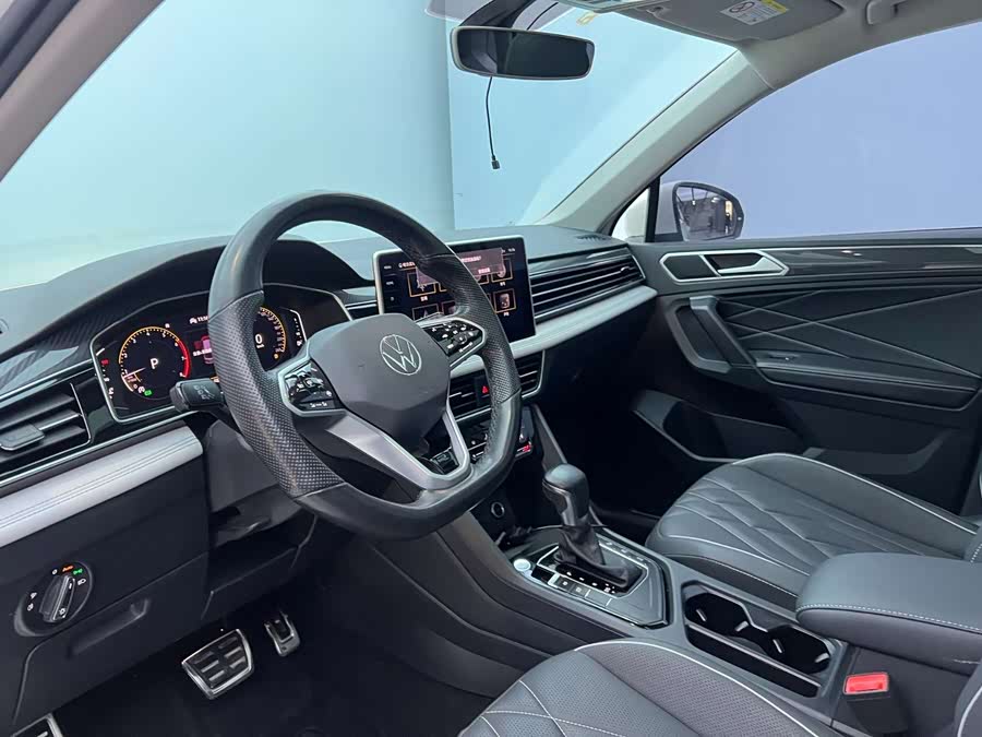 Volkswagen Tiguan L 2022 — фото 15